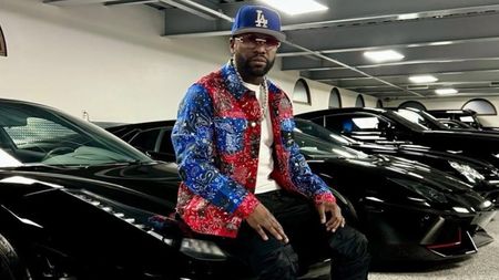 Și-a luat țeapă cu un Mercedes pe care a plătit 1.200.000 de dolari și a dat dealerul auto în judecată! Mayweather a plătit 400 de milioane de dolari pe 1.000 de apartamente, dar se uită la fiecare ban