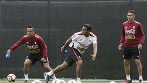 Un selecționer a fost reținut de poliție după ce n-a stat în carantină. A fost la o petrecere alături de un fotbalist