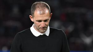 Out de la Rapid București. Prima decizie majoră a lui Marius Șumudică a fost de a-l da afară pe Bogdan Lobonț, iar Marian Iancu o consideră o mutare logică: „A avut șansa lui și nu a profitat de ea”