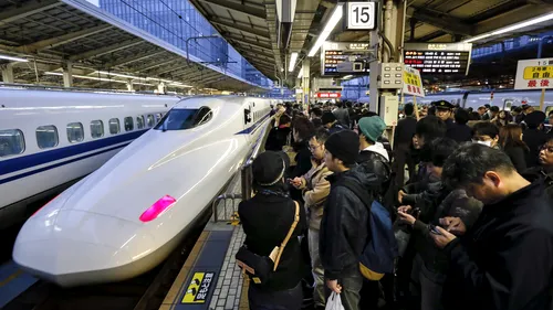 Cine ar fi crezut? Cursele aeriene, aduse în pragul falimentului de transportul terestru. În Japonia, avioanele pierd viteză în favoarea trenurilor