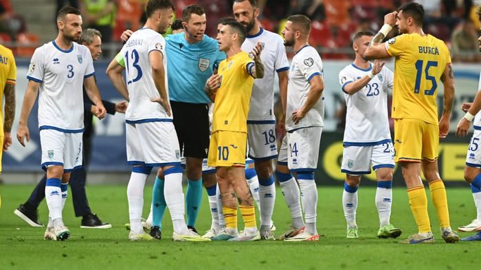 Accidentarea de ultimă oră a vedetei din grupa României i-a băgat în panică! Cum influențează vestea calculele pentru calificarea tricolorilor: „Poate lipsi și trei luni!”