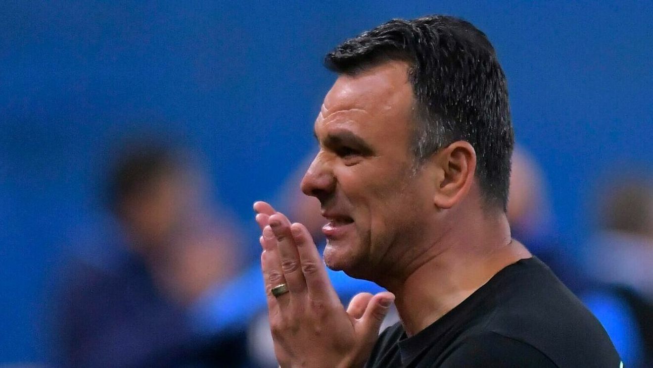 De ce a improvizat Toni Petrea în defensivă la FCSB - U Cluj! „Nu s-a simțit bine”