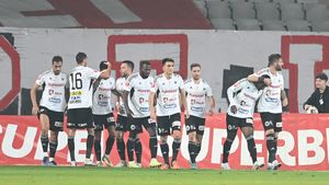 "U" Cluj, fără căpitan la meciul cu Petrolul. Mesajul acestuia pentru colegi: "Jucătorii când sunt neplătiți sunt răniți" | EXCLUSIV