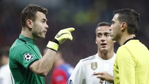 Hațegan a pornit un scandal monstru la ȚSKA Moscova - Real Madrid. Românul l-a eliminat gratuit pe legendarul Akinfeev