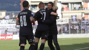 Cel mai frumos cadou primit de Răzvan Lucescu: PAOK a ajuns la 15 victorii consecutive
