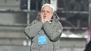 Şumudică a reacționat după gafa lui Ignat, a făcut iureş şi a trecut la amenințări: „Noi suntem în vacanță. Iau jucători de la juniori”