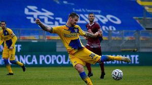 Marius Șumudică aduce un „gigant” la CFR Cluj! Atacantul poreclit „Lunetistul” s-ar fi înțeles cu formația ardeleană