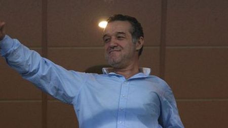 "Am vorbit cu Tudorel Stoica să vină la Steaua,** dar el s-a aliat cu Balint și mă atacă!"