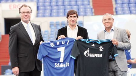 Raul, primit cu covor albastru