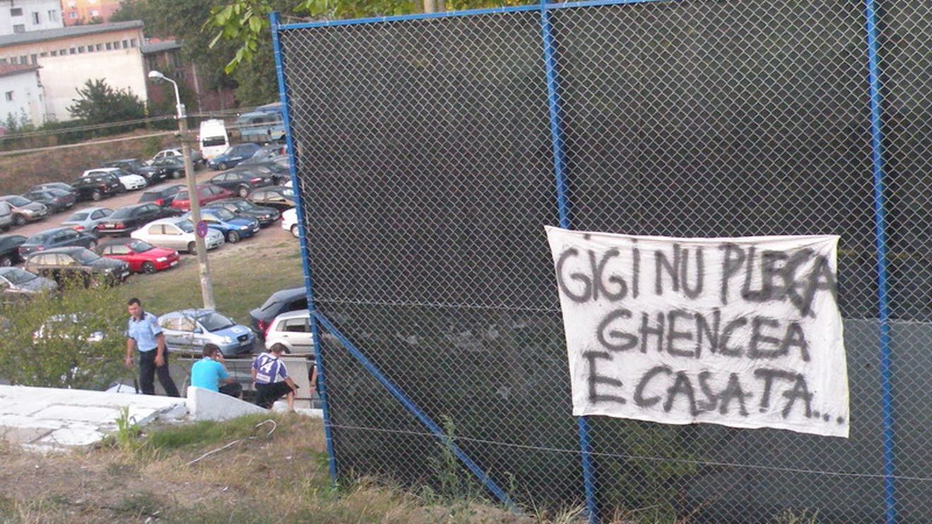 Mesaj pro-Gigi la vestiarele stadionului "Dan Păltinișanu"