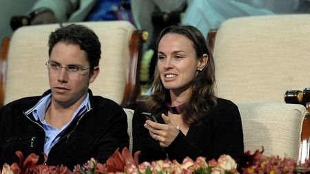 Martina Hingis și-a bătut soțul: "Sunt speriat, mă amenință că va trimite asasini ruși după mine!"