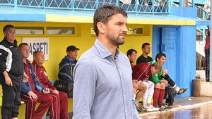 Liga a II-a preistorică! Fostul dinamovist Mihalcea, întors în timp. FOTO Cum a fost surprins "Țăranul" în ultima etapă