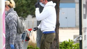 „Cap de zmeu”, adevărat bărbat de casă! Soția a profitat că nu se joacă fotbal și l-a pus la treabă pe Cătălin Munteanu | FOTO EXCLUSIV