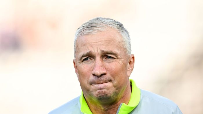 Ce au scris sârbii despre boala misterioasă care l-a „topit” pe picioare pe Dan Petrescu: „Vești proaste din vecini”