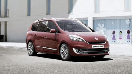 Ne distrăm în familie!** Renault a reușit să facă din noul Grand Scenic un automobil atrăgător, util, cu un consum redus și un preț decent