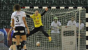 Ionica Munteanu a semnat un contract pe un sezon cu drept de prelungire pe încă unul cu "U" Cluj. Ce achiziții a mai făcut în această vară trupa pregătită de Carmen Amariei 