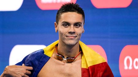 David Popovici, alături de Victor Rebengiuc și Mircea Cărtărescu. Ce este proiectul „Când rinocerii”