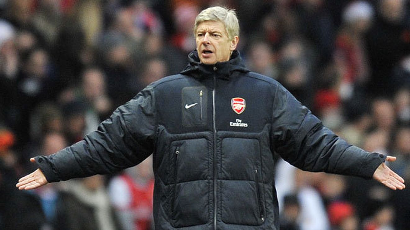 INCREDIBIL** Wenger vrea să legitimeze un "tinerel" de 41 de ani, retras în urmă cu un an