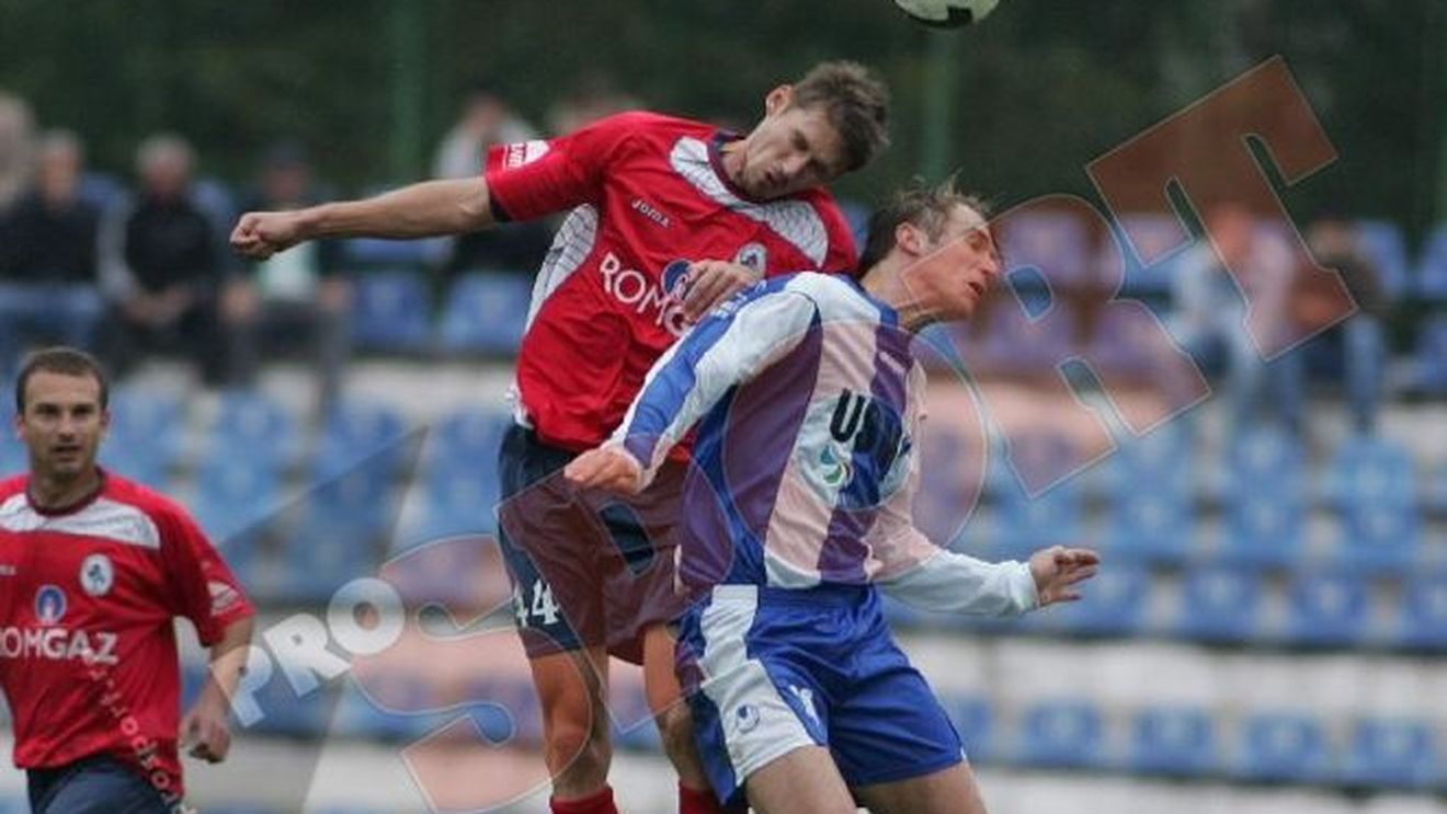 Condescu pune tunurile pe atacanți