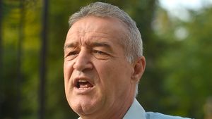 Gigi Becali a dezvăluit motivul pentru care Denis Alibec nu face parte din lotul pentru meciul cu FC Lugano. Patronul FCSB a anunțat și 3 dintre titularii pe care-i va folosi Dică