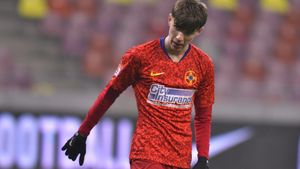 Octavian Popescu, pe urmele lui Florinel Coman? „Mi-a spus că-l mai învață Perianu să conducă în parcare! I-am zis să facă școala de șoferi!”