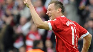 VIDEO Olic, golgheterul lui Bayern în sezonul trecut de Liga Campionilor! Cum îl blochează Cadu și Alcantara?