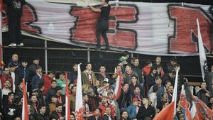 Fanii lui Dinamo, nemulțumiți după cea mai categorică victorie din acest sezon! FOTO | Banner-ul dur afișat la meciul cu Pandurii