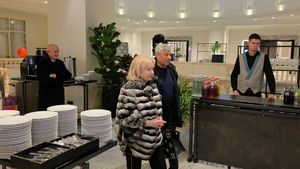 Neli Lucescu, apariția serii. Soția lui Mircea Lucescu, întâmpinată de George Copos