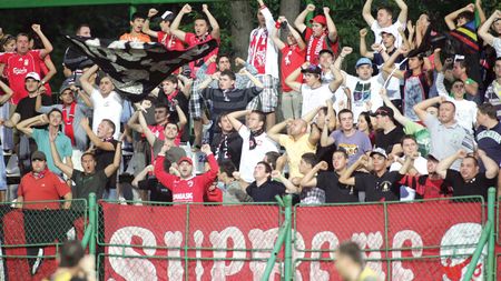 L-au fentat pe 'Vamă'**