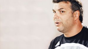 Olăroiu critică: "E UZURĂ‚"