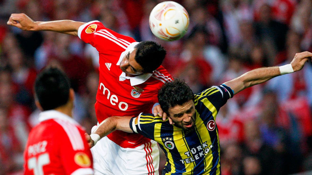 FOTO Aproape de o nouă dramă în fotbal!** A fost dus de urgență la spital după ce a încasat o lovitură de K1