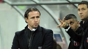 Amatorism stelist în plin Derby de România!** Reghecampf a dat din cap a dezaprobare când a văzut ce fac trei dintre jucătorii lui