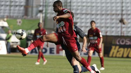 Contestat de Unirea, Kone trece la amenințări** "Joc și dau gol"