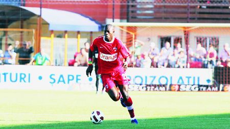 Dinamo a scăpat de N'Doye!** Vezi cu ce clauze l-a "blindat" Astra pe senegalez!