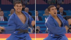 Accidentare șocantă: și-a dislocat umărul după ce s-a bucurat pentru medalia de la Jocurile Olimpice!