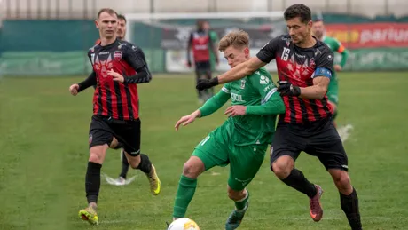 CS Gloria Bistrița, învinsă la Dumbrăvița, are o viață tot mai dificilă în Liga 2. Nicolae Grigore se plânge de arbitraje: ”Sunt prea multe decizii de care Gloria «beneficiază» doar într-o direcție negativă”