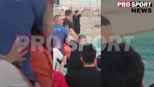 Imagini colosale din baza lui Gigi Becali: Gigi Mustață îl aruncă în piscină pe MM Stoica! Oficialul FCSB începe apoi să strige împotriva rivalei de moarte Dinamo + prima reacție a managerului | VIDEO EXCLUSIV PROSPORT NEWS
