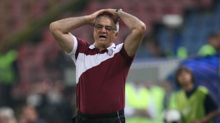 Hizo, despre demiterea lui Bergodi:** "Schimbarea antrenorilor, bucuria nebunilor!"