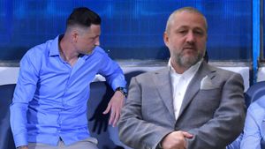 Mirel Rădoi, desființat în direct de Mihai Rotaru! Întâmplarea care l-a șocat pe patronul Universității Craiova: „Mai întârzii?”