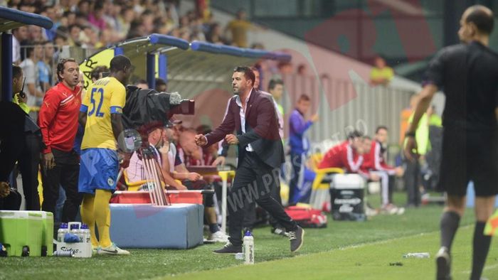 Eliminat, dar fericit! Petrolul spală rușinea: "Sunt mândru de jucătorii mei" Reacția lui Contra după victoria cu Swansea