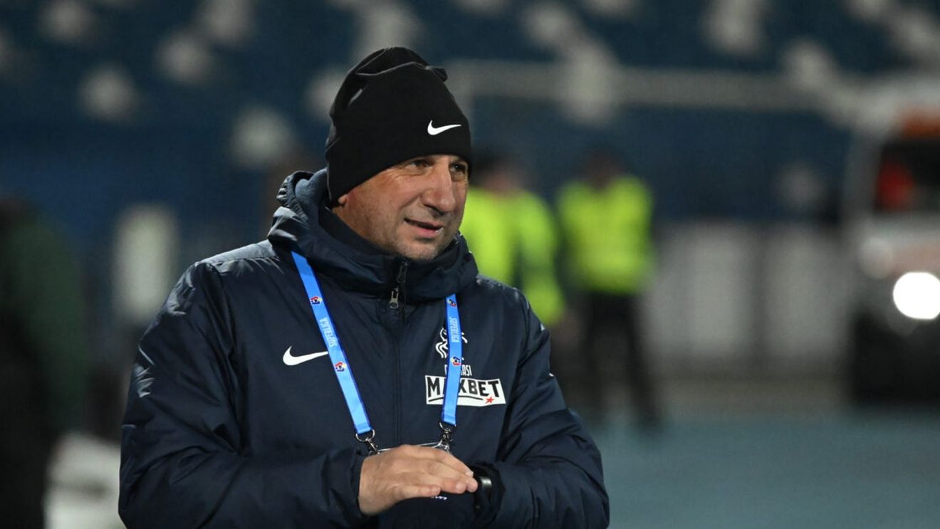 Vasile Miriuță, exasperat de ratările elevilor săi: „Trebuie s-o băgăm în poartă. Nu contează cum, cu ochii închiși, cu stângul în dreptul, dar trebuie să dăm gol”