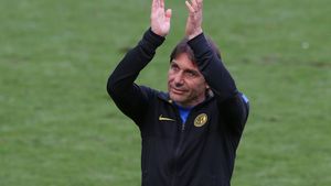 Antonio Conte este în discuții avansate cu Tottenham pentru a ocupa postul lăsat liber de Jose Mourinho!