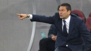 Nimeni nu a mai văzut asta în istoria Ligii I:** Tatăl și fiul au fost eliminați de pe teren în aceeași fază! Cum a reușit Ilie Stan "performanța" unică