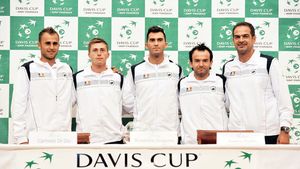 Ne-am pregătit de înfrângere! Oficialii federației au dus echipa la Cluj, pe un teren care îi dezavantajează pe tricolori. Motivele deciziei