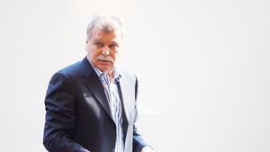 Dinu 'Vamă': 'Este foarte greu să rezistăm, dar nu ne vom scufunda'