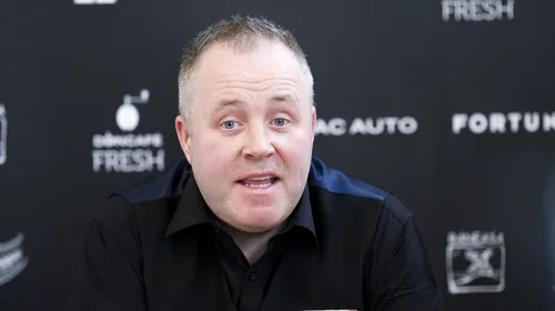 VIDEO INTERVIU | John Higgins regretă și acum finala de Campionat Mondial scăpată printre degete în 2017. Cine are presiunea în circuit, cum se motivează și ce șanse își acordă pentru egalarea lui Ronnie O’Sullivan, la Crucible