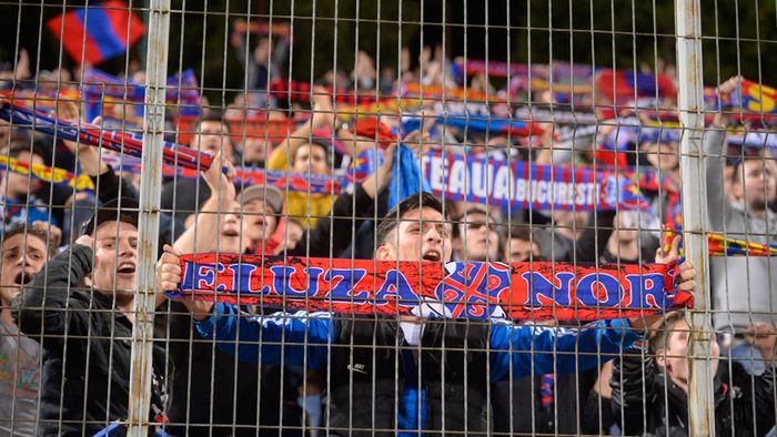 Steaua, amendată pentru scandările xenofobe de la meciul cu CFR