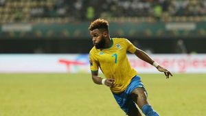 Federația din Gabon, comunicat oficial despre moartea lui Aaron Boupendza. Mesaj pentru familia atacantului