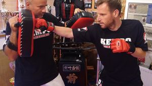 IMAGINEA ZILEI | "Un-doi" cu Florin Cernat. Mingea o lovește cu stângul, sacul de antrenament cu dreptul: "E puternic!"