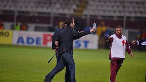 O promisiune durează trei zile! **După ce a anunțat că nu va mai vorbi niciodată de Rapid, managerul Stelei a "găsit puterea" să-și încalce angajamentul